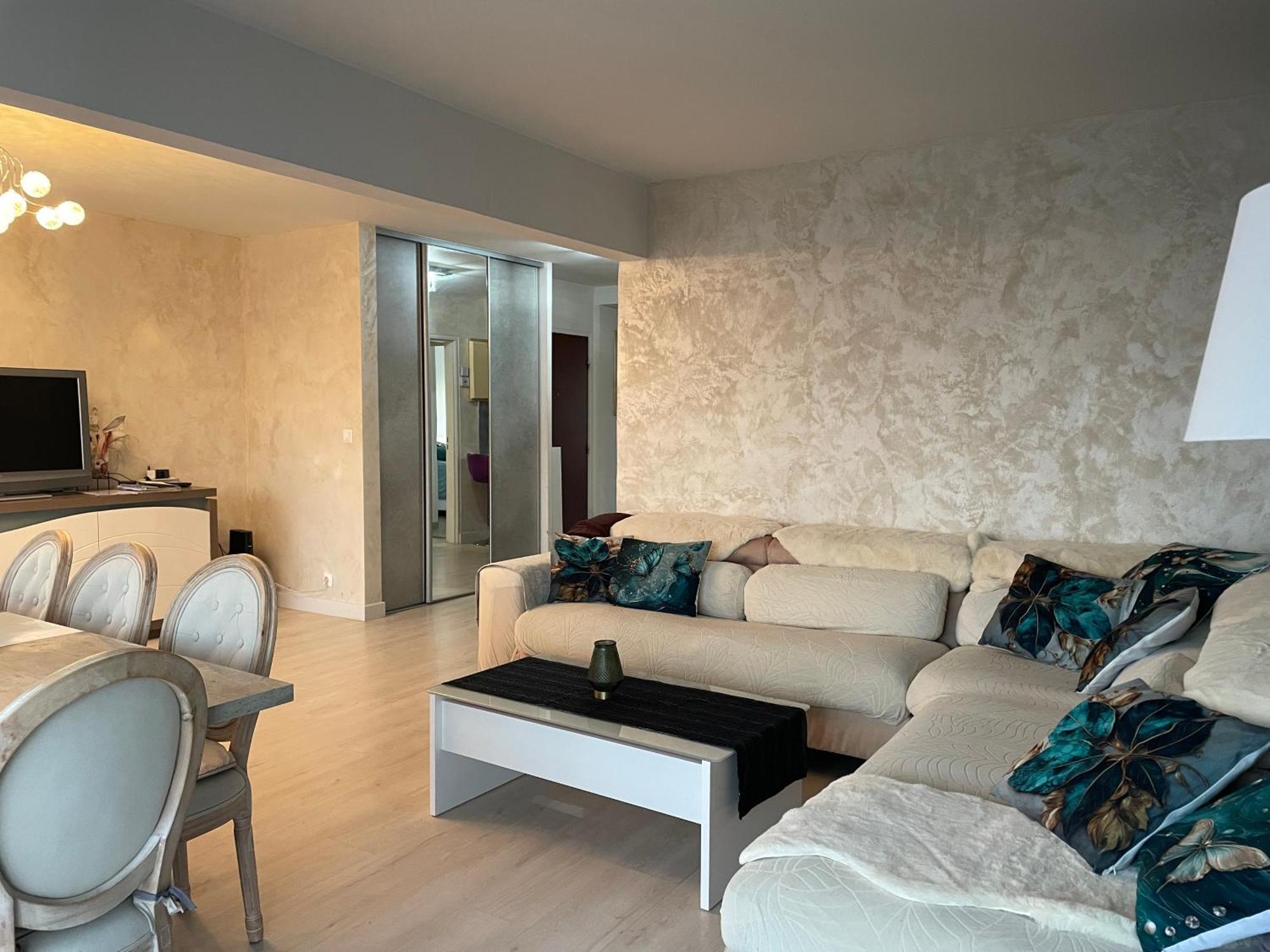 Bel Appartement Lumineux De 100M2 6 Places 3 Chambres Au 3E Etage Avec Ascenseur -A 5Mn A Pied Du Parc Des Expositions Congres De Dijon Et Eng Et 10Mn Du Centre Ville Place Parking Devant L'Immeuble Εξωτερικό φωτογραφία